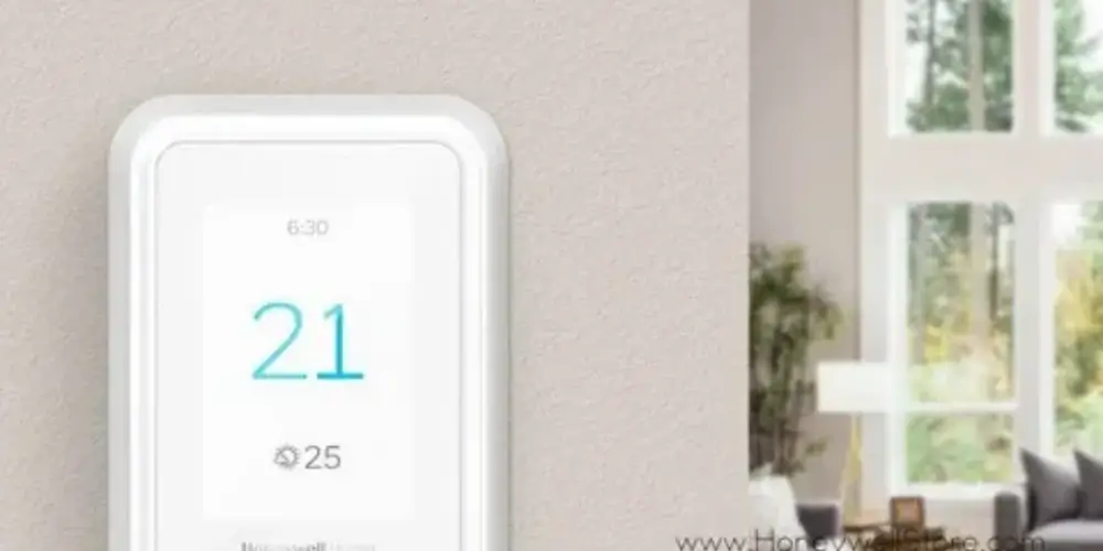 Honeywell Home T9 smart thermostat with touchscreen and room sensor